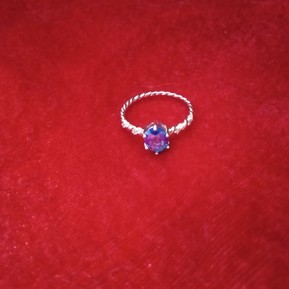 Blue/green aurora borealis oval faceted prong set size 7 ring - Picture 5 of 6